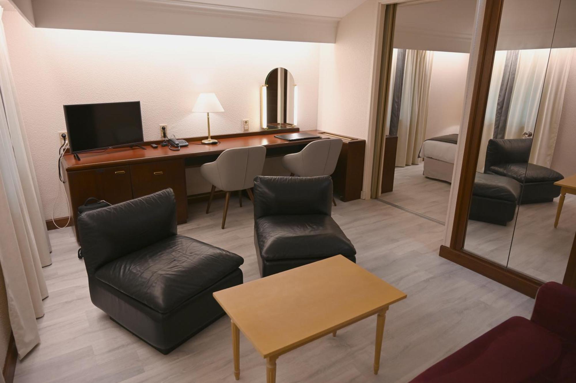 Hotel Le Rempart トゥールニュ 部屋 写真